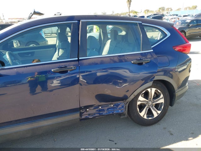Honda CR-V LX 2017 7FARW5H37HE010950 Image 6