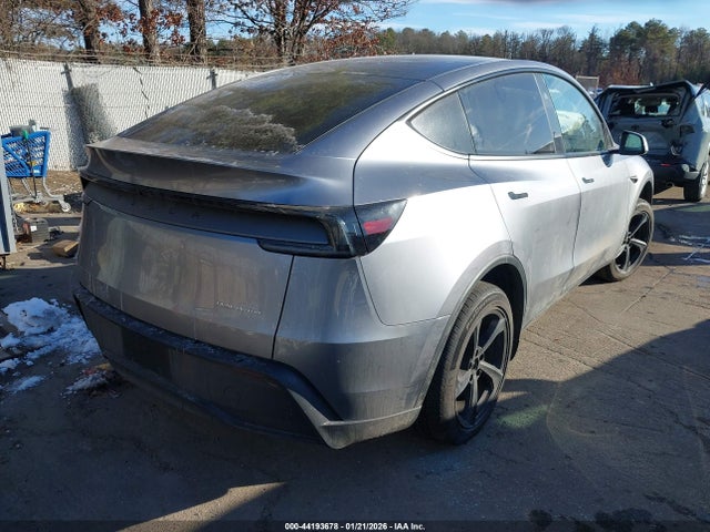2026 TESLA MODEL Y 7SAYGDEE0TF446250 Photo 3