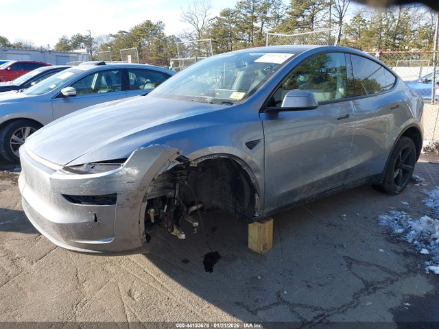 2026 TESLA MODEL Y 7SAYGDEE0TF446250 Photo 5