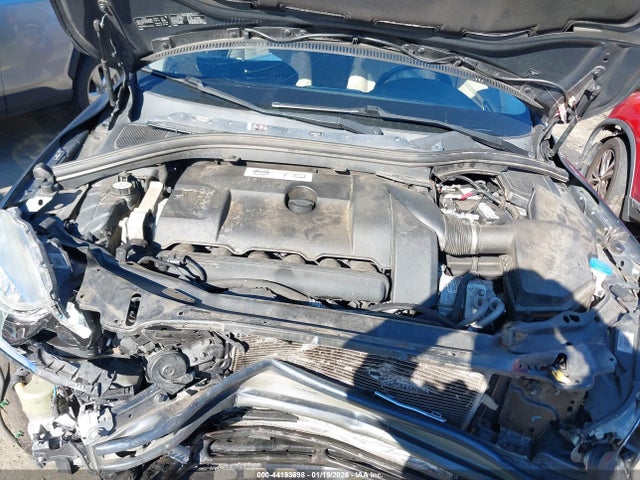 2015 VOLVO XC60 YV4902RKXF2633865 Photo 9