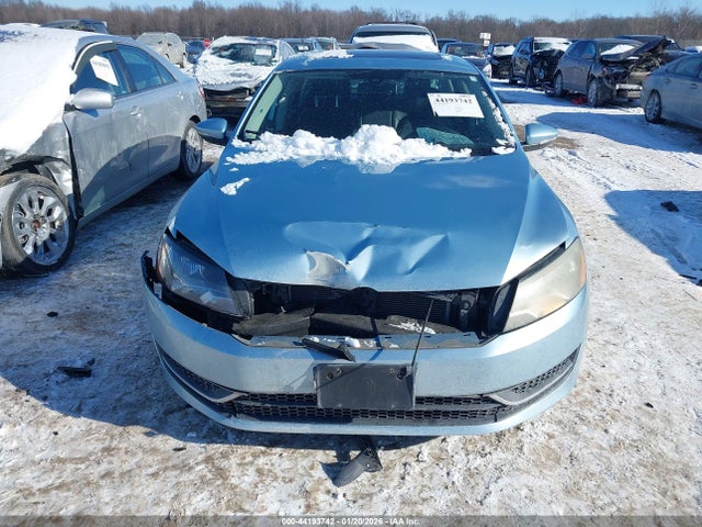 2012 Volkswagen Passat 2.5l Se მანქანა იყიდება აუქციონზე, vin: 1VWBP7A36CC012434, აუქციონის ნომერი: 44193742