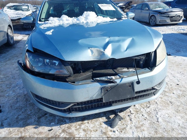 2012 Volkswagen Passat 2.5l Se მანქანა იყიდება აუქციონზე, vin: 1VWBP7A36CC012434, აუქციონის ნომერი: 44193742