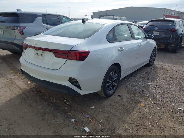 3KPF24AD1RE748743 KIA Forte Lxs