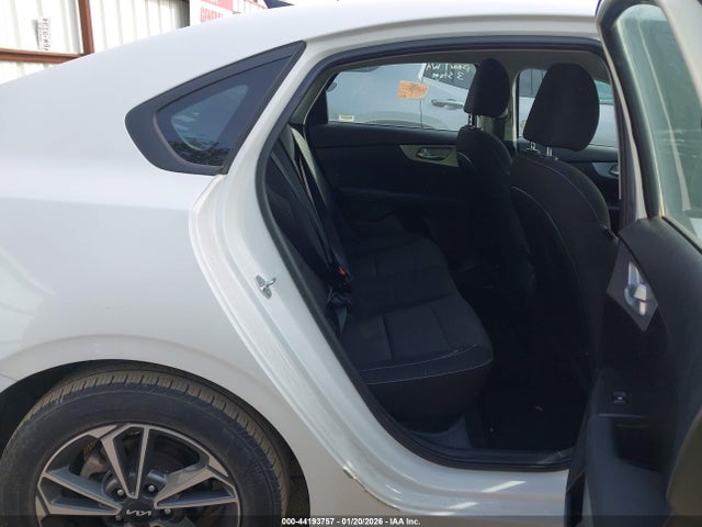 3KPF24AD1RE748743 KIA Forte Lxs