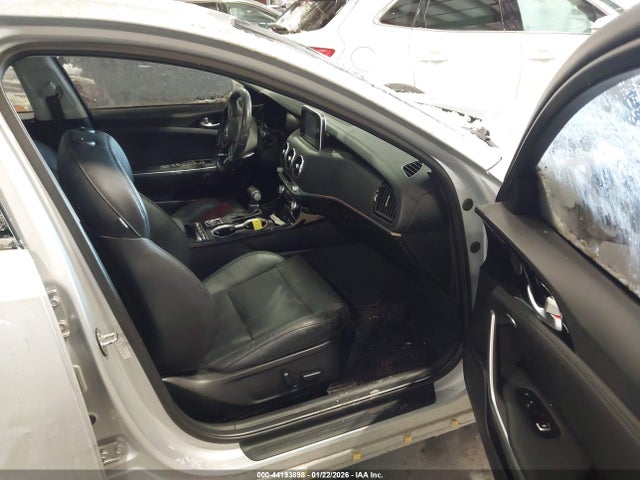 2018 KIA STINGER KNAE15LA5J6012337 Photo 4