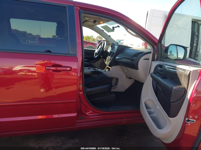 2C4RDGCG1FR555759 Dodge Grand Caravan Sxt