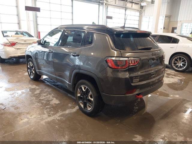 44194004 :رقم المزاد ، 3C4NJDDBXJT174880 vin ، 2018 Jeep Compass Trailhawk 4x4 مزاد بيع
