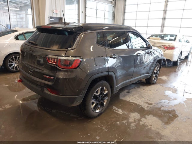 44194004 :رقم المزاد ، 3C4NJDDBXJT174880 vin ، 2018 Jeep Compass Trailhawk 4x4 مزاد بيع