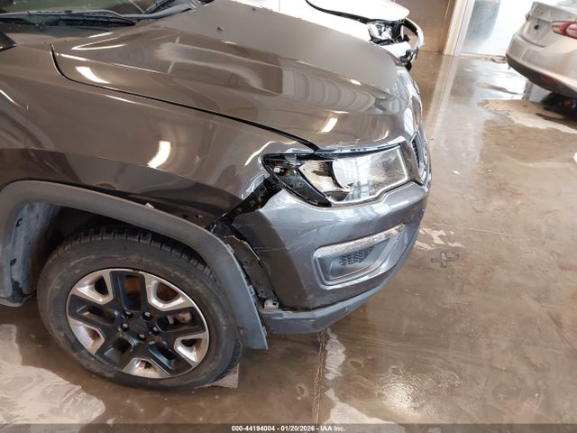 44194004 :رقم المزاد ، 3C4NJDDBXJT174880 vin ، 2018 Jeep Compass Trailhawk 4x4 مزاد بيع