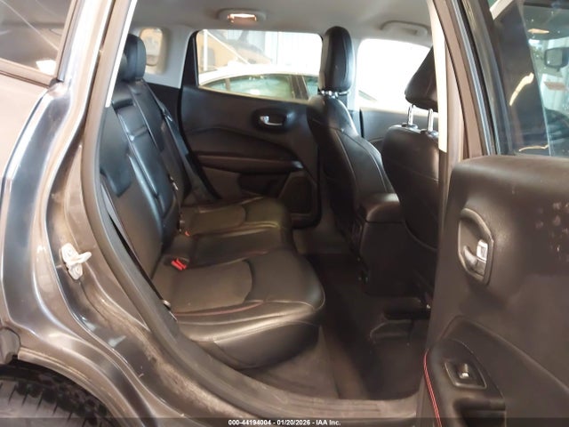 44194004 :رقم المزاد ، 3C4NJDDBXJT174880 vin ، 2018 Jeep Compass Trailhawk 4x4 مزاد بيع