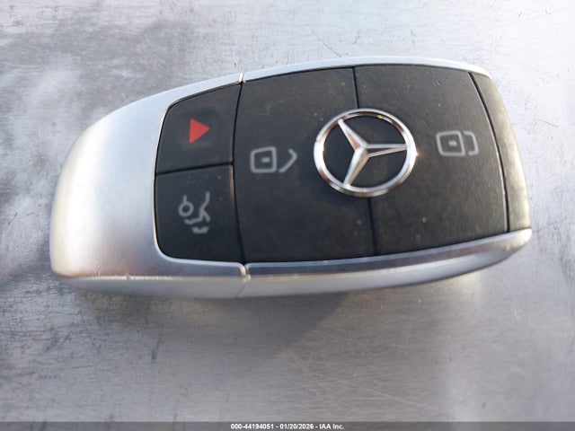 WDD3G4EBXKW011717 Mercedes-Benz A 220