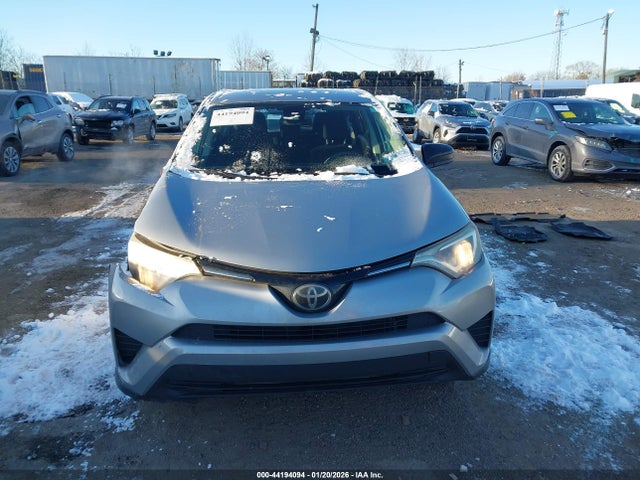 Toyota RAV4 LE 2018 2T3BFREV3JW727551 Image 12