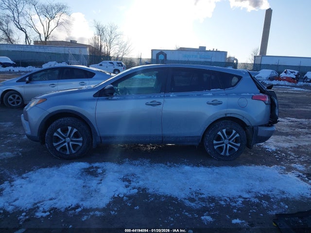 Toyota RAV4 LE 2018 2T3BFREV3JW727551 Image 14