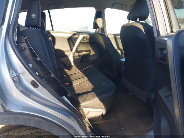 2018 TOYOTA RAV4 2T3BFREV3JW727551 Photo 7