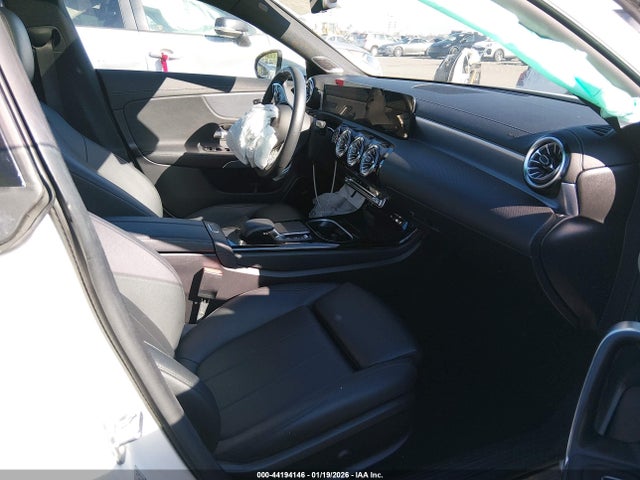 2023 MERCEDES-BENZ CLA 250 COUPE W1K5J4GB1PN414456 Photo 4