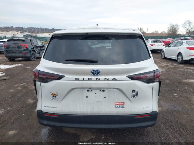Toyota SIENNA XLE 2025 5TDYSKFC9SS156726 Image 16
