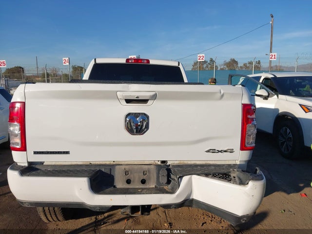 3C6UR5DL3NG263070 RAM 2500 Big Horn 4x4 6&#039;4 Box