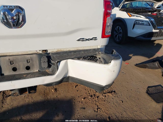 3C6UR5DL3NG263070 RAM 2500 Big Horn 4x4 6&#039;4 Box
