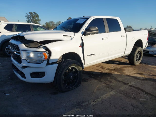 3C6UR5DL3NG263070 RAM 2500 Big Horn 4x4 6&#039;4 Box