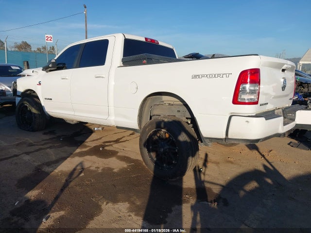 3C6UR5DL3NG263070 RAM 2500 Big Horn 4x4 6&#039;4 Box