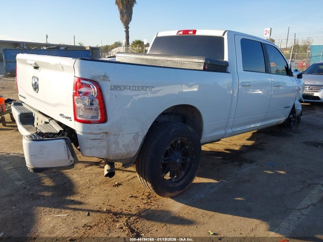 3C6UR5DL3NG263070 RAM 2500 Big Horn 4x4 6&#039;4 Box