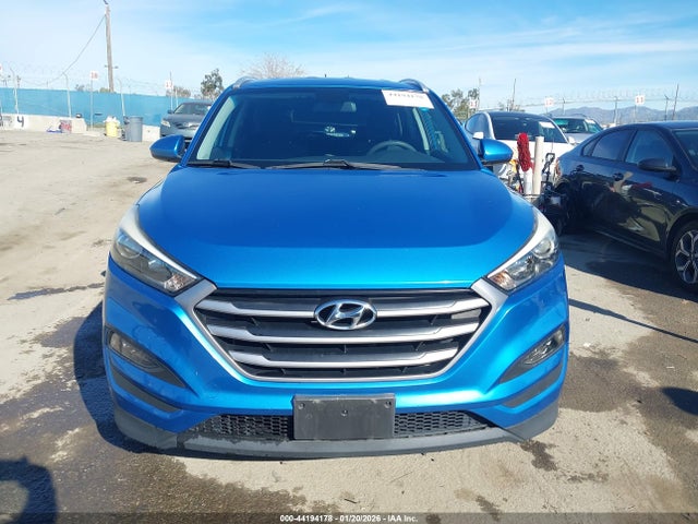 KM8J33A4XHU293078 Hyundai TUCSON SE