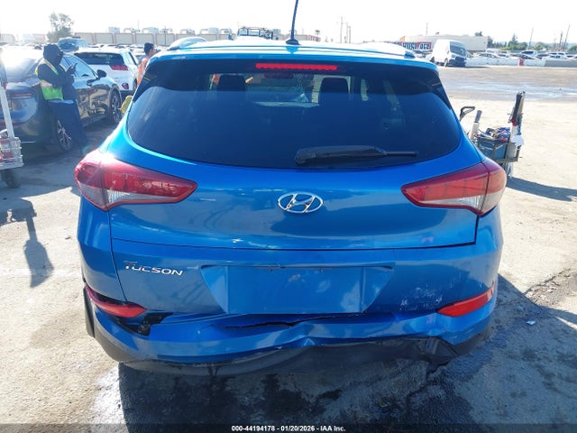 KM8J33A4XHU293078 Hyundai TUCSON SE