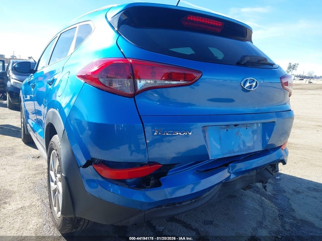 KM8J33A4XHU293078 Hyundai TUCSON SE