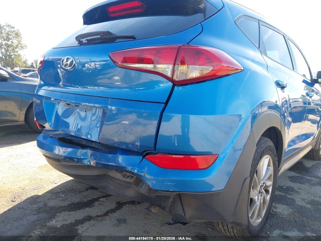KM8J33A4XHU293078 Hyundai TUCSON SE