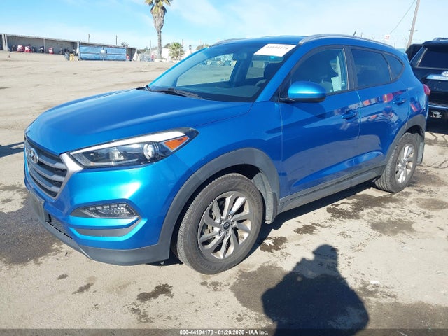 KM8J33A4XHU293078 Hyundai TUCSON SE