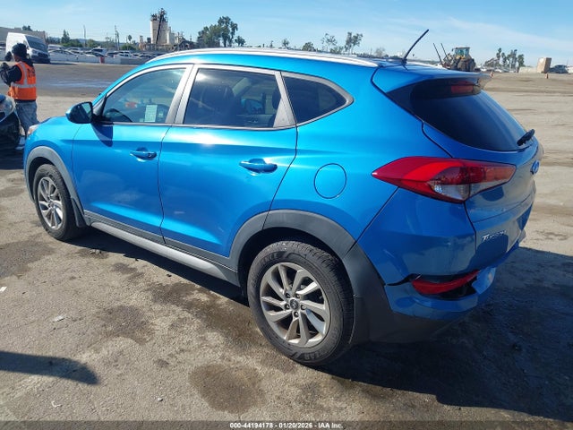 KM8J33A4XHU293078 Hyundai TUCSON SE