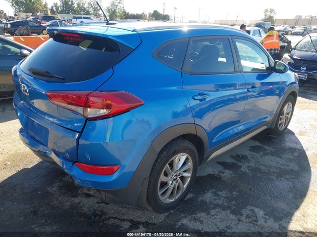 KM8J33A4XHU293078 Hyundai TUCSON SE
