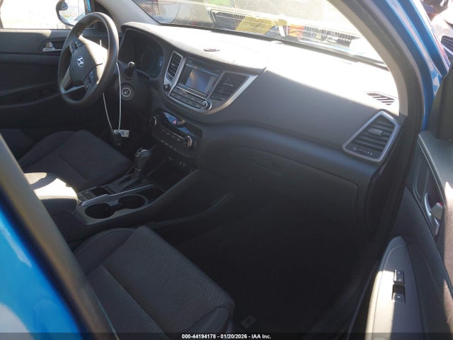 KM8J33A4XHU293078 Hyundai TUCSON SE