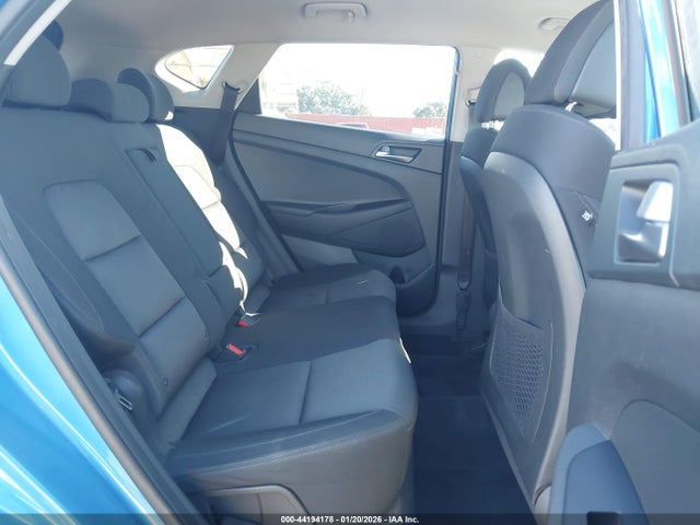 KM8J33A4XHU293078 Hyundai TUCSON SE