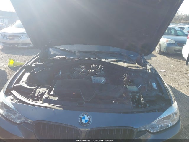 44194200 :رقم المزاد ، WBA3B1G5XFNT04539 vin ، 2015 Bmw 320i مزاد بيع
