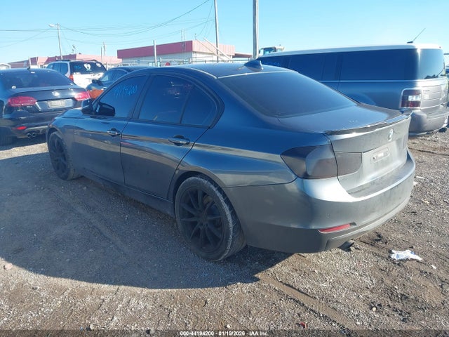 44194200 :رقم المزاد ، WBA3B1G5XFNT04539 vin ، 2015 Bmw 320i مزاد بيع