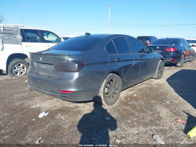 44194200 :رقم المزاد ، WBA3B1G5XFNT04539 vin ، 2015 Bmw 320i مزاد بيع