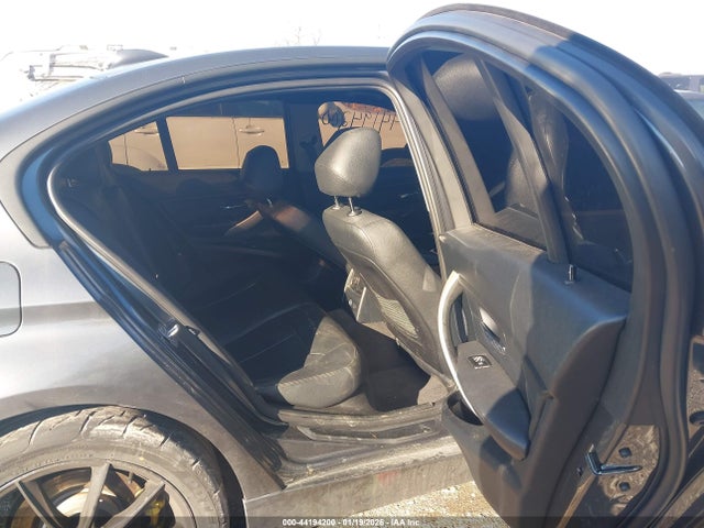 44194200 :رقم المزاد ، WBA3B1G5XFNT04539 vin ، 2015 Bmw 320i مزاد بيع