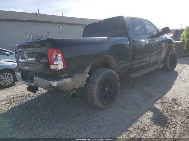 44194251 :رقم المزاد ، 3C63R3CL6HG766744 vin ، 2017 Ram 3500 Tradesman  4x4 6'4 Box مزاد بيع
