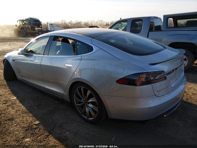 2015 TESLA MODEL S 5YJSA4H25FFP68750 Photo 2