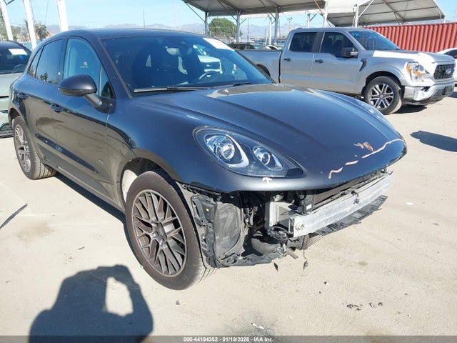 2018 PORSCHE MACAN WP1AA2A54JLB23077 Photo 0