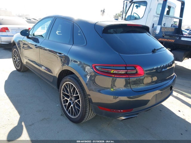 2018 PORSCHE MACAN WP1AA2A54JLB23077 Photo 2