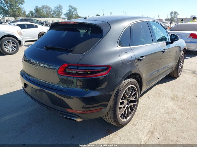 2018 PORSCHE MACAN WP1AA2A54JLB23077 Photo 3