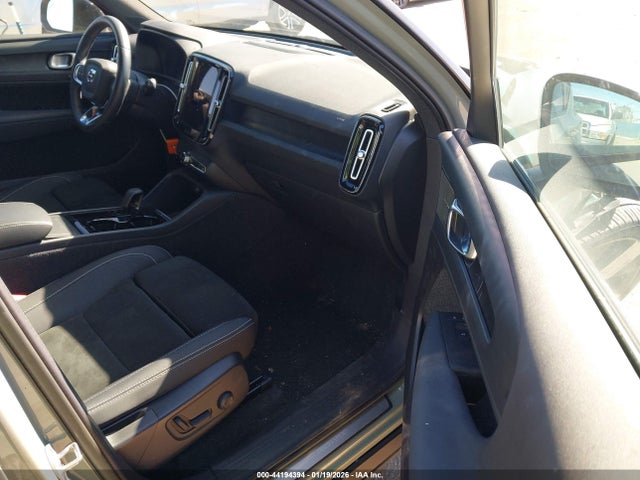 2023 VOLVO XC40 RECHARGE PURE ELECTRIC YV4ED3UM2P2086867 Photo 4