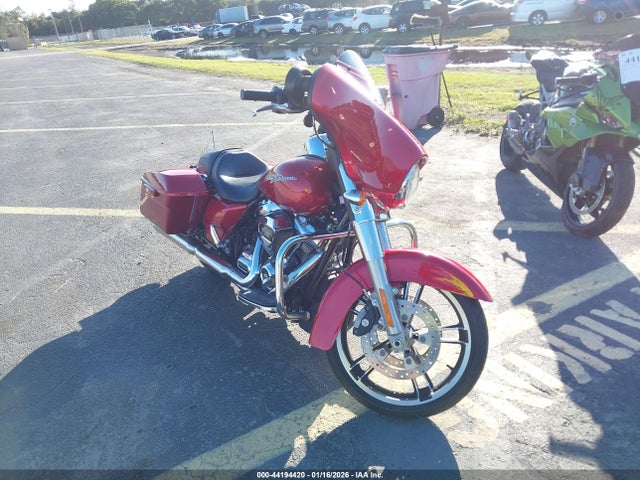2019 HARLEY-DAVIDSON FLHX 1HD1KBC14KB645805