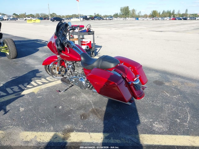 2019 HARLEY-DAVIDSON FLHX 1HD1KBC14KB645805 Photo 2