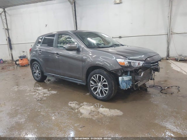 2018 MITSUBISHI OUTLANDER SPORT JA4AR3AW6JZ012076 Photo 0