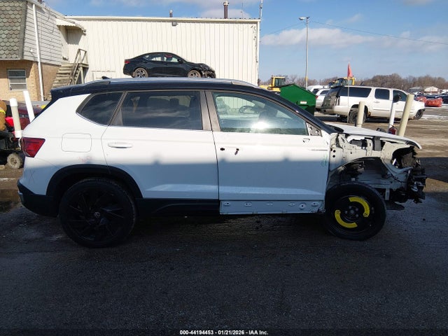 44194453 :رقم المزاد ، 3VVVX7B21RM071325 vin ، 2024 Volkswagen Taos 1.5t Se مزاد بيع