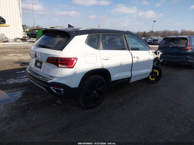 44194453 :رقم المزاد ، 3VVVX7B21RM071325 vin ، 2024 Volkswagen Taos 1.5t Se مزاد بيع
