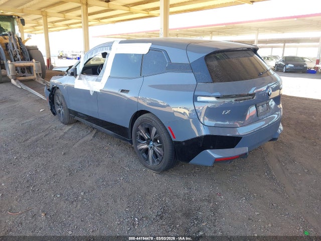 2024 BMW IX WB523CF08RCP01983 Photo 2